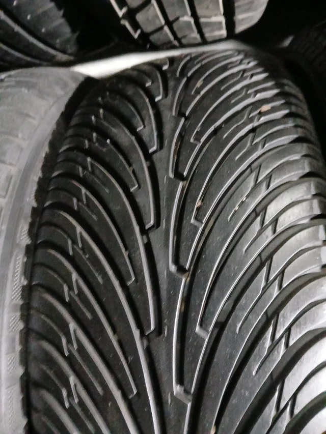 195 60 15 88H ROADSTONE - Imagen 3