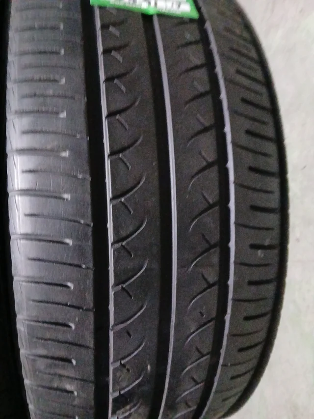 205 55 16 91V YOKOHAMA BLUEARTH - Imagen 3