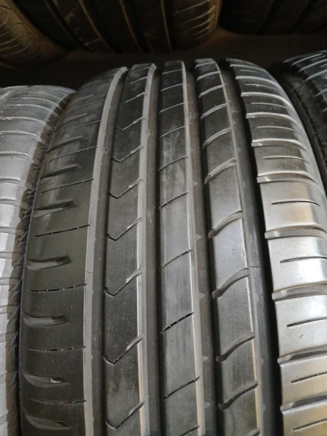 215 55 16 97W KUMHO ECSTA HS51 - Imagen 3
