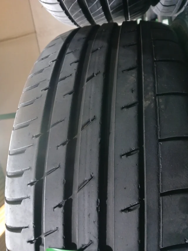 215 50 17 95V CONTINENTAL CONTISPORTCONT - Imagen 3