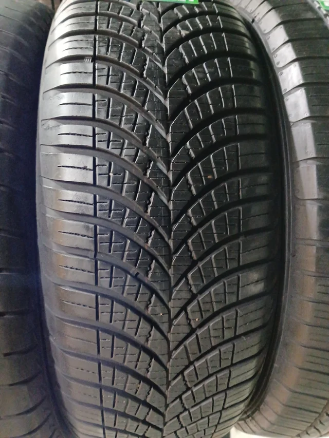 225 65 17 106V GOOD YEAR VECTOR - Imagen 2