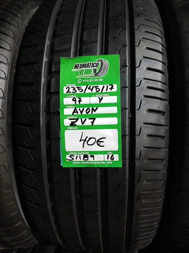 235 45 17 97Y AVON ZV7
