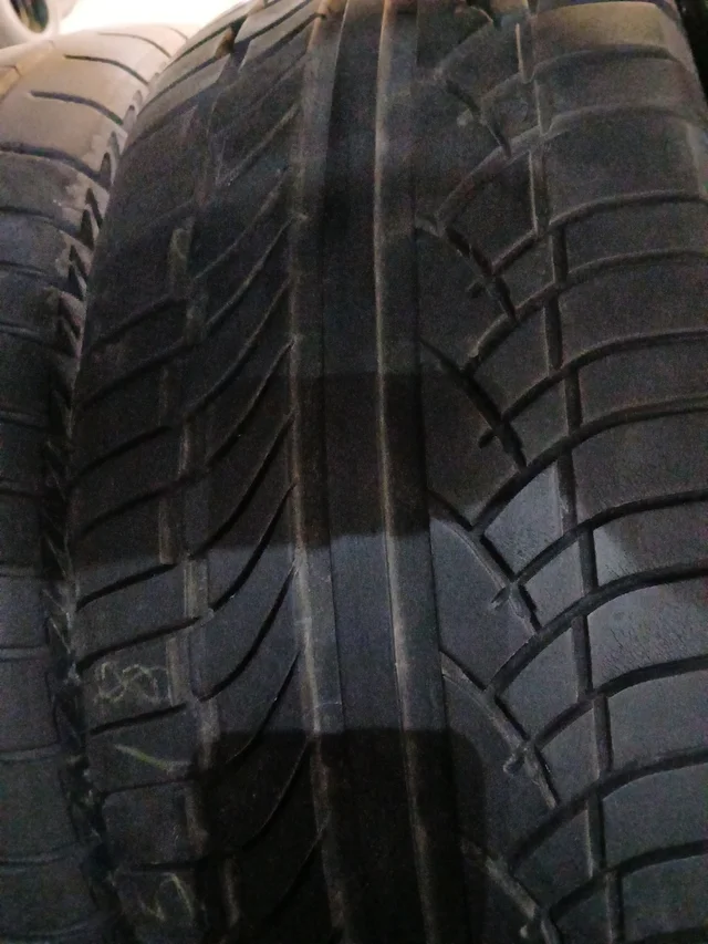 225 55 18 98V MICHELIN LATITUDE - Imagen 3