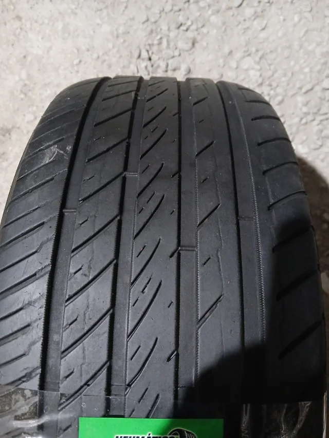 255 40 18 92W OVATION VI-388 - Imagen 3