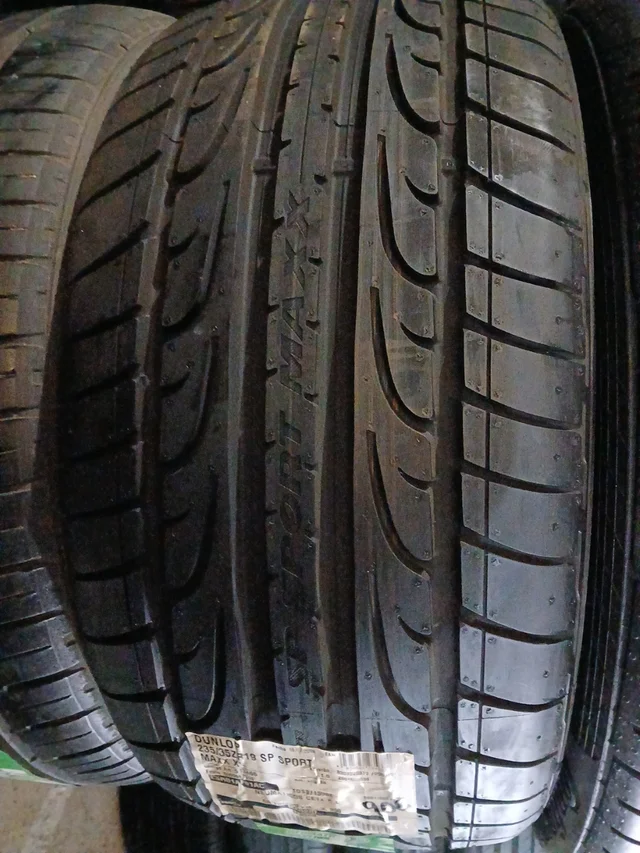235 35 19 DUNLONP SPORT MAXX - Imagen 2