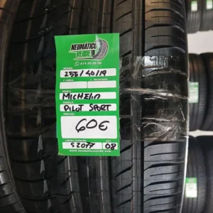 255 40 19 MICHELIN PILOT SPORT