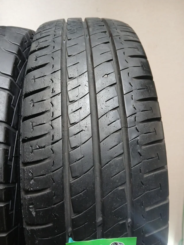 215 70 15 109/107S MICHELIN AGILIS - Imagen 2