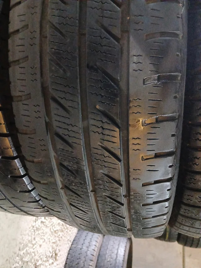 205 65 16 107/105T GOOD YEAR VECTOR 4 SEASONS - Imagen 3