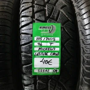 205 70 15 96T MICHELIN LATITUDE CROOS